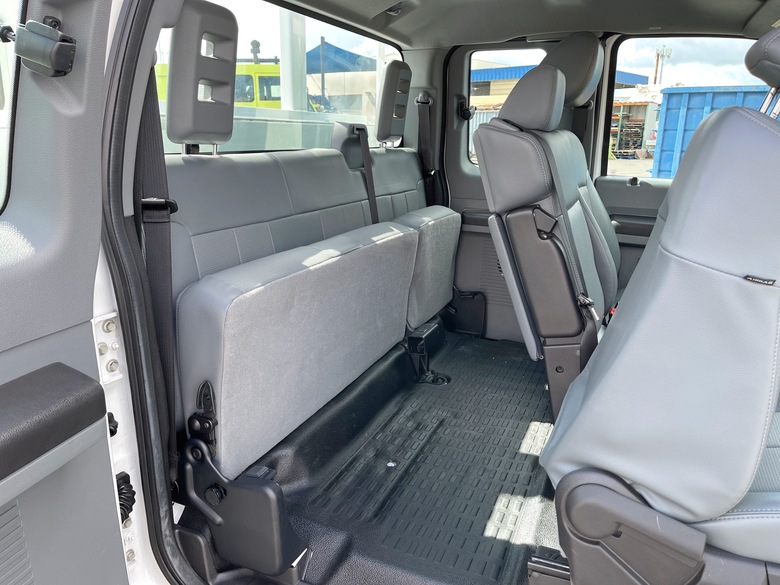 2016 Ford F550 Extended Cab Versalift SST40EIH Bucket Truck