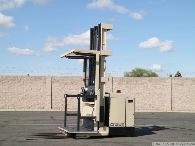 Crown 30SP42TT Order Picker