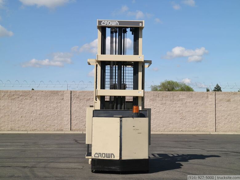 Crown 30SP42TT Order Picker
