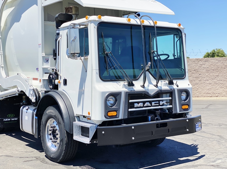 2017 Mack MRU600 New Way Mammoth 34 YD Front Load Garbage Truck