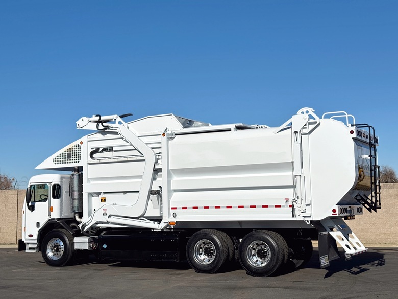 2017 Peterbilt 320 Dadee 40 YD CNG Front Load Garbage Truck