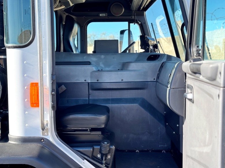 2017 Peterbilt 320 Dadee 40 YD CNG Front Load Garbage Truck