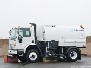 2005 Freightliner Johnston VT650 Air Street Sweeper