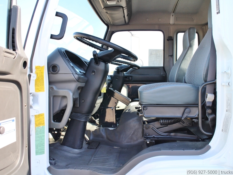 2004 GMC T7500 Dual Steering Cab & Chassis