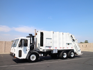 2008 CCC Low Entry Pak-Mor 25 Yard Rear Loader