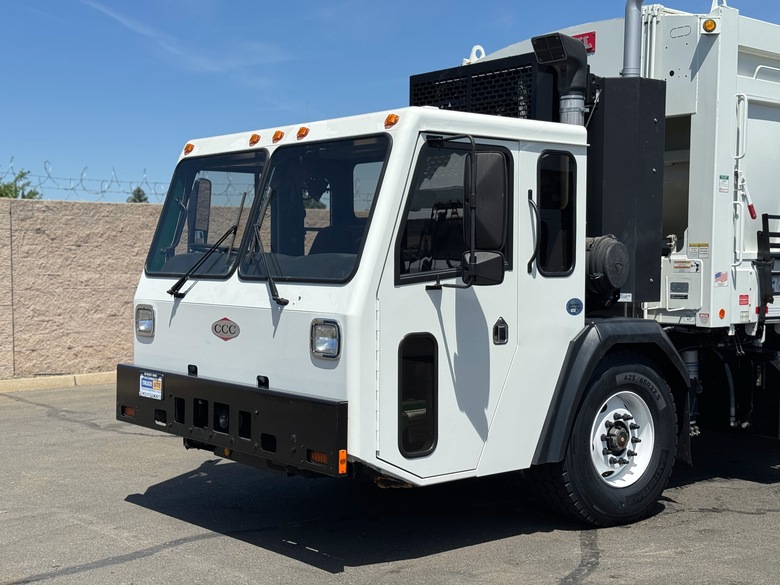 2018 CCC Heil DuraPack 31 Yard Rear Load Garbage Truck