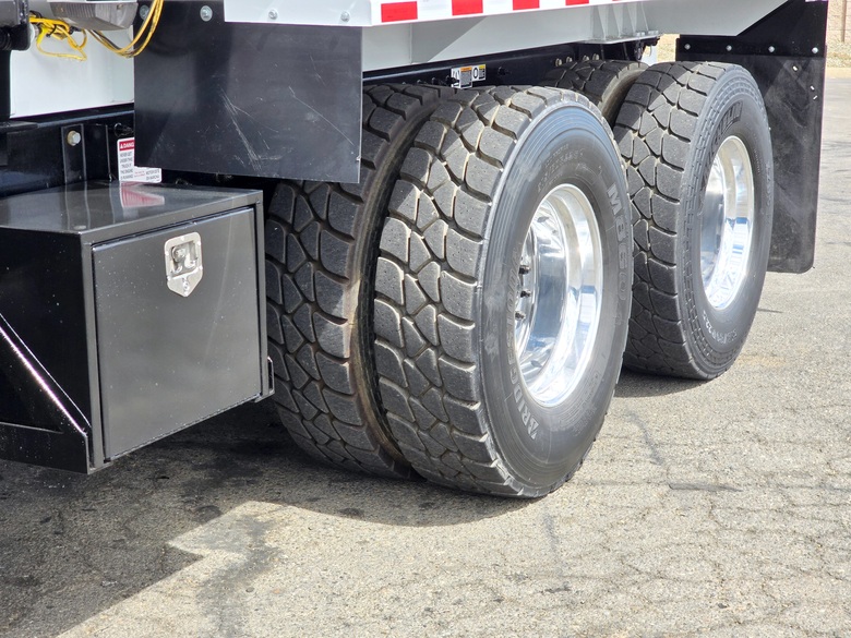 2018 Peterbilt 520 DaDee Scorpion 36 Yard ASL Garbage Truck