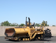 2002 Caterpillar AP-1050B Track Asphalt Paver