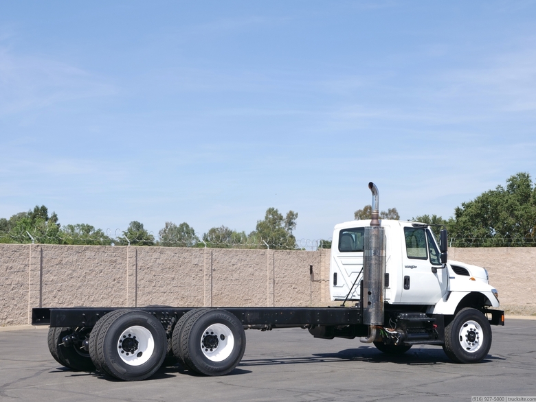2008 International 7400 Heavy Duty Cab & Chassis