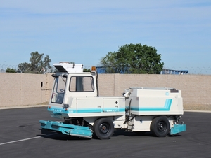 Tennant 1550 SRS Large-Area Industrial Rider Scrubber