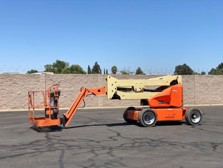 2012 JLG E450AJ Articulating Boom Lift