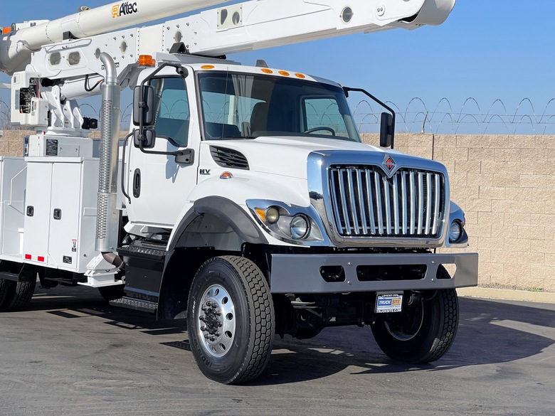 2020 International HV507 4x4 Altec AA55-MH Non-Overcenter Bucket Truck
