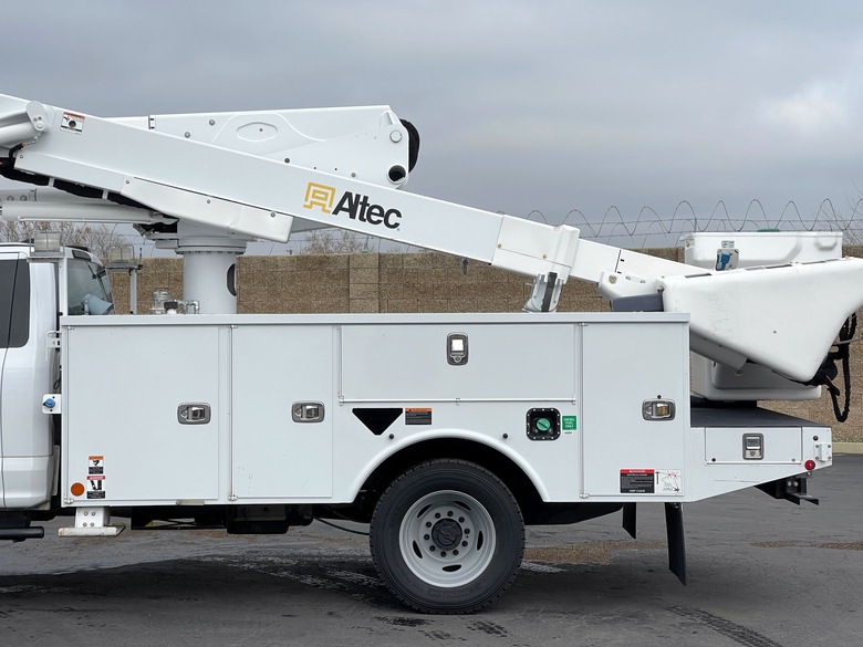 2021 Ford F600 4x4 Altec AT41M Articulating Bucket Truck