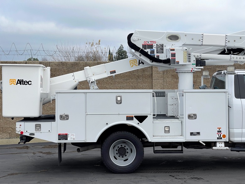 2021 Ford F600 4x4 Altec AT41M Articulating Bucket Truck
