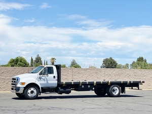 2006 Ford F650 XL SD Single Axle 24' Flatbed Truck