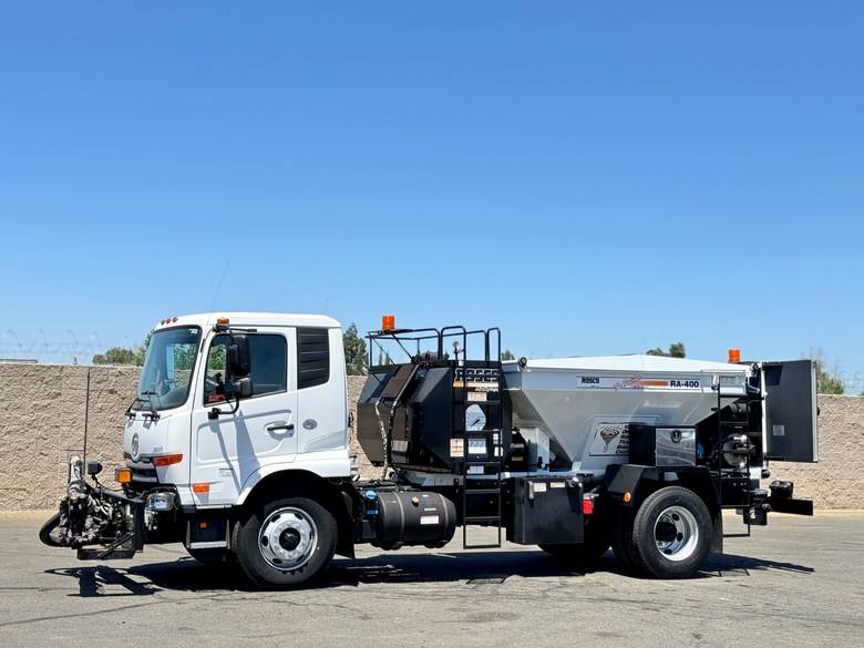 2012 Nissan UD Rosco RA 400 Patcher Truck