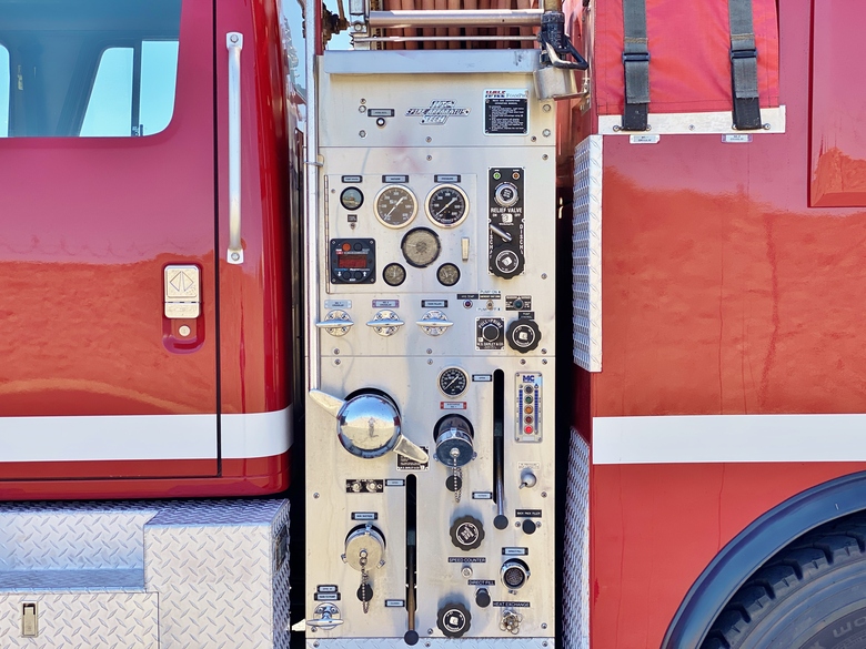 1992 International 4800 4x4 500/500/20 Type 3 Fire Pumper
