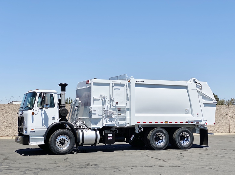 2007 Autocar Heil Durapack 28 YD Side Loader Garbage Truck