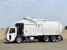 2011 CCC LET New Way Mammoth 40YD Front Load Garbage Truck