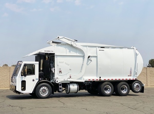2011 CCC LET New Way Mammoth 40YD Front Load Garbage Truck