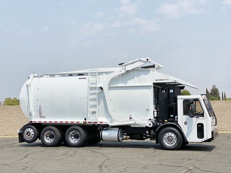 2011 CCC LET New Way Mammoth 40YD Front Load Garbage Truck