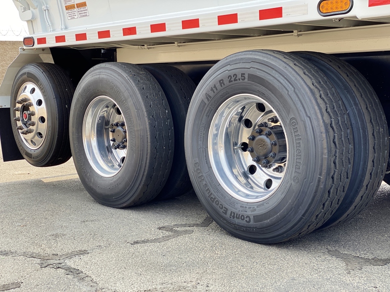 2011 CCC LET New Way Mammoth 40YD Front Load Garbage Truck