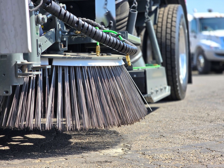 2011 International 4300 Elgin Crosswind Air Street Sweeper
