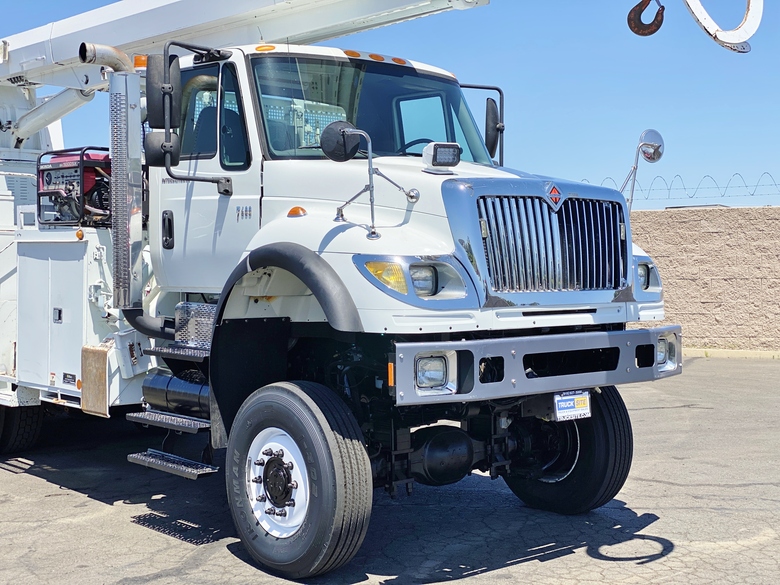 2007 International 7600 6x6 Altec D3060ATR Pole Setter Truck