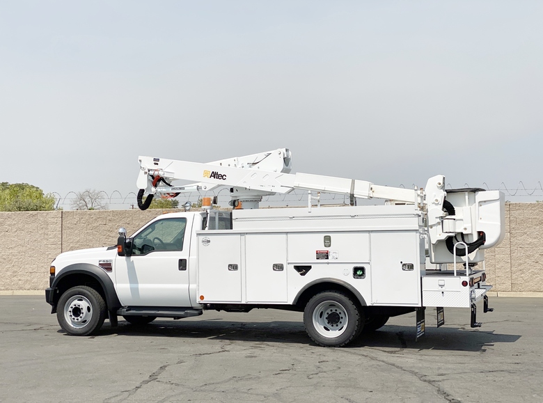 2009 Ford F550 XL SD Altec AT37G Articulating Bucket Truck