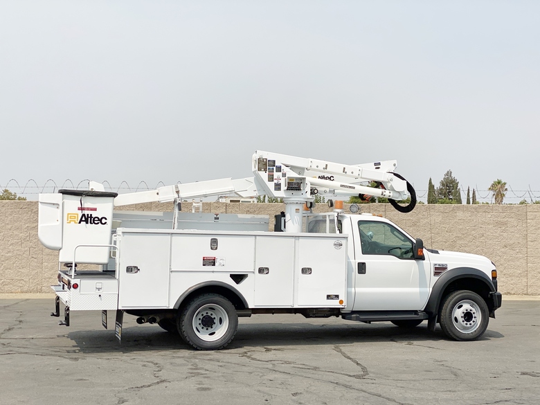 2009 Ford F550 XL SD Altec AT37G Articulating Bucket Truck