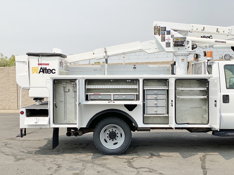 2009 Ford F550 XL SD Altec AT37G Articulating Bucket Truck