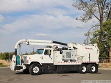 2001 International Vac-Con 80 GPM Hydo-Excavation Truck