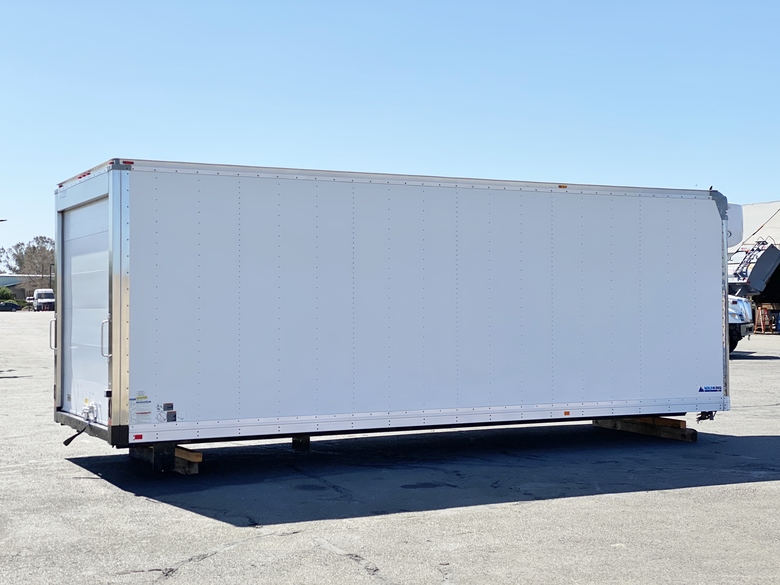 2017 Supreme Kold King XL 24' Reefer Box Truck Body