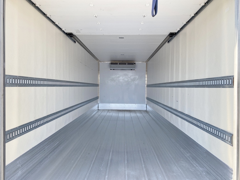2017 Supreme Kold King XL 24' Reefer Box Truck Body