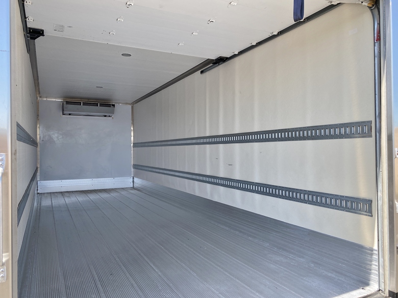 2017 Supreme Kold King XL 24' Reefer Box Truck Body