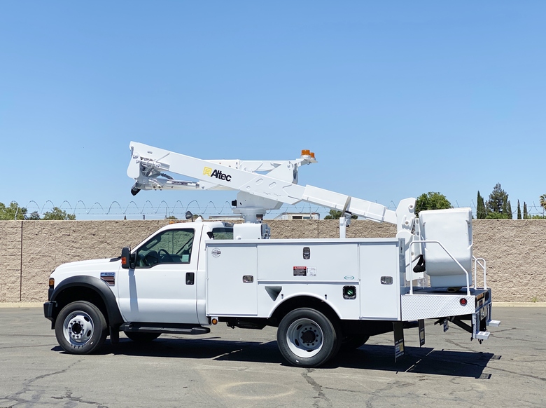 2010 Ford F550 XL SD 4x4 Altec AT37G Articulating Bucket Truck
